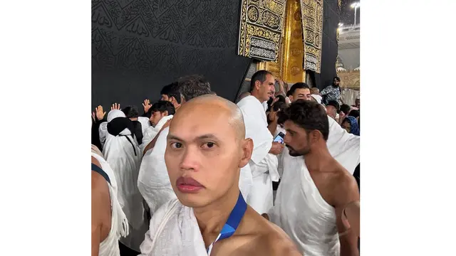 Potret Penampilan Wanda Hara Saat Umrah