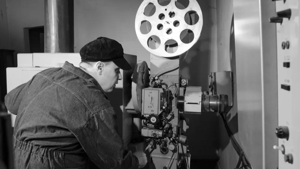 1960-1965, Film Indonesia Tiarap