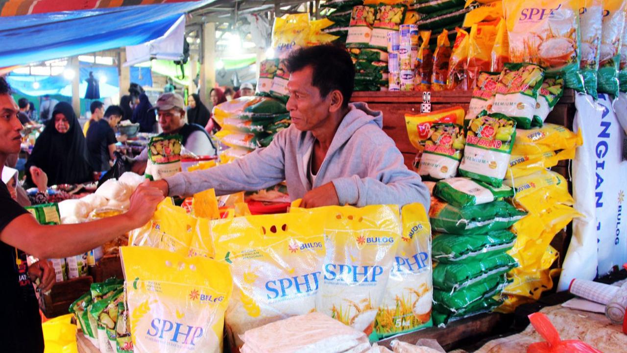Pengamat: Harga Beras Melonjak Rp5.000 di Tengah Stok Melimpah, Produsen Besar Manipulasi Harga