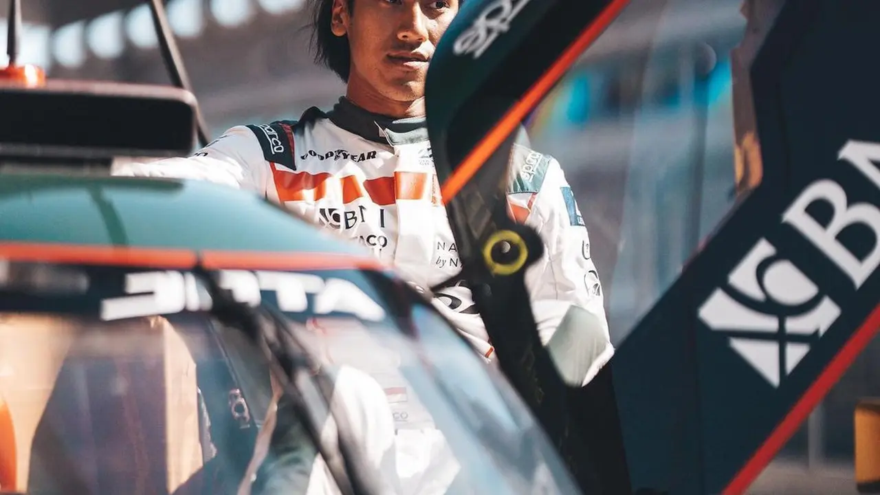 6 Potret Sean Galael di Sirkuit, Pembalap Formula 2 Kebanggaan Indonesia