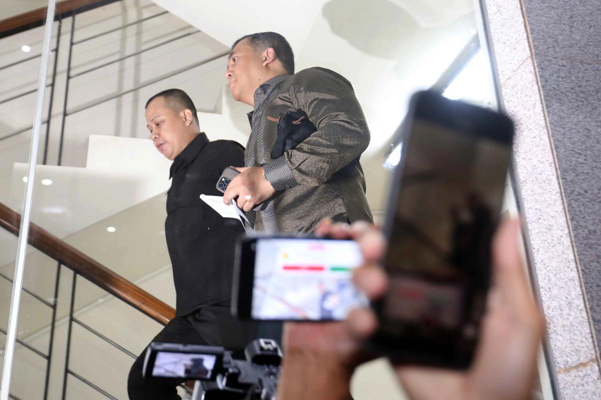 FOTO: Silmy Karim Datangi KPK Usai Dicari Penyidik