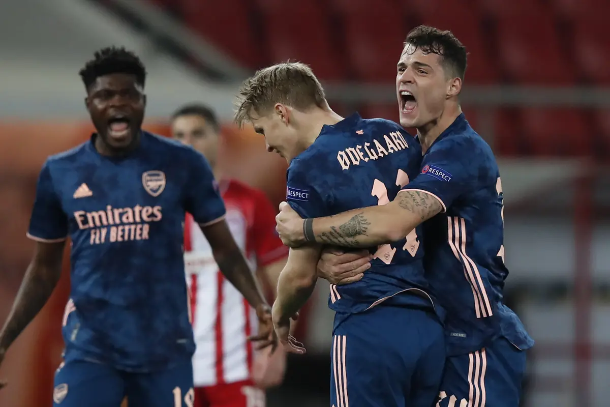 FOTO: Arsenal Hancurkan Tuan Rumah Olympiakos 3-1 - Martin Odegaard
