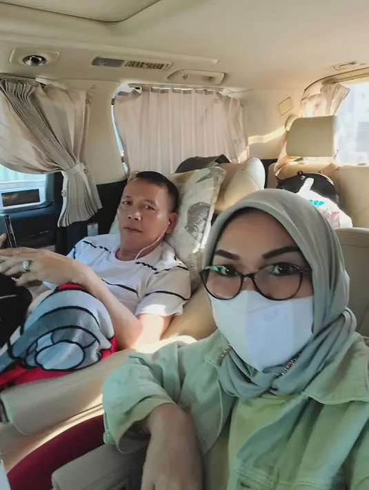 Ibu Ayu Ting Ting (Instagram/mom_ayting92_)