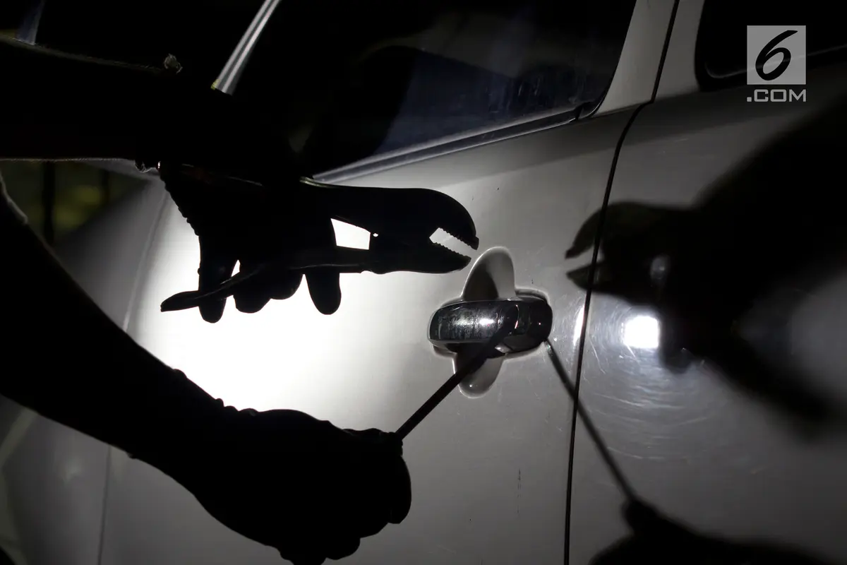 Pencurian Perampokan dan Pencongkelan Mobil