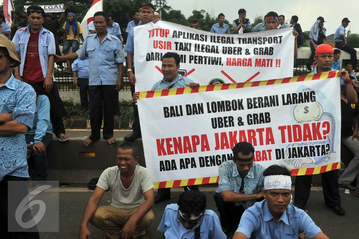 20160322- Ribuan Supir Taksi Serbu Gedung MPR-DPR-Jakarta- Johan Tallo