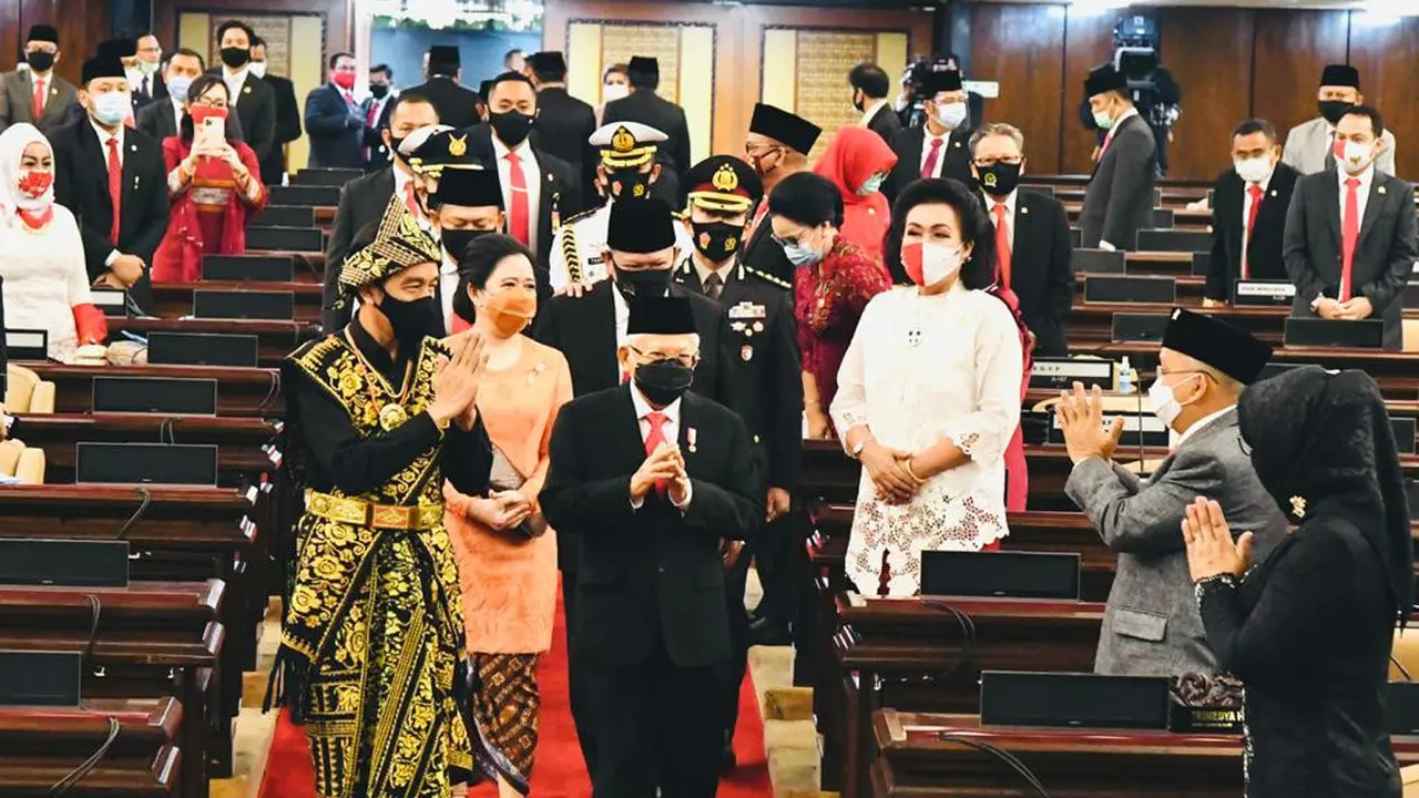 Presiden Jokowi mengenakan baju adat Sabu dari Nusa Tenggara Timur (NTT) saat menghadiri sidang tahunan MPR, Jumat (14/8/2020). (dok Biro Pers Sekretariat Presiden)