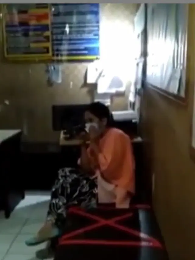 Viral Wanita Lempar Al-Qur'an Kini Diamankan Polisi, Ini 5 Faktanya