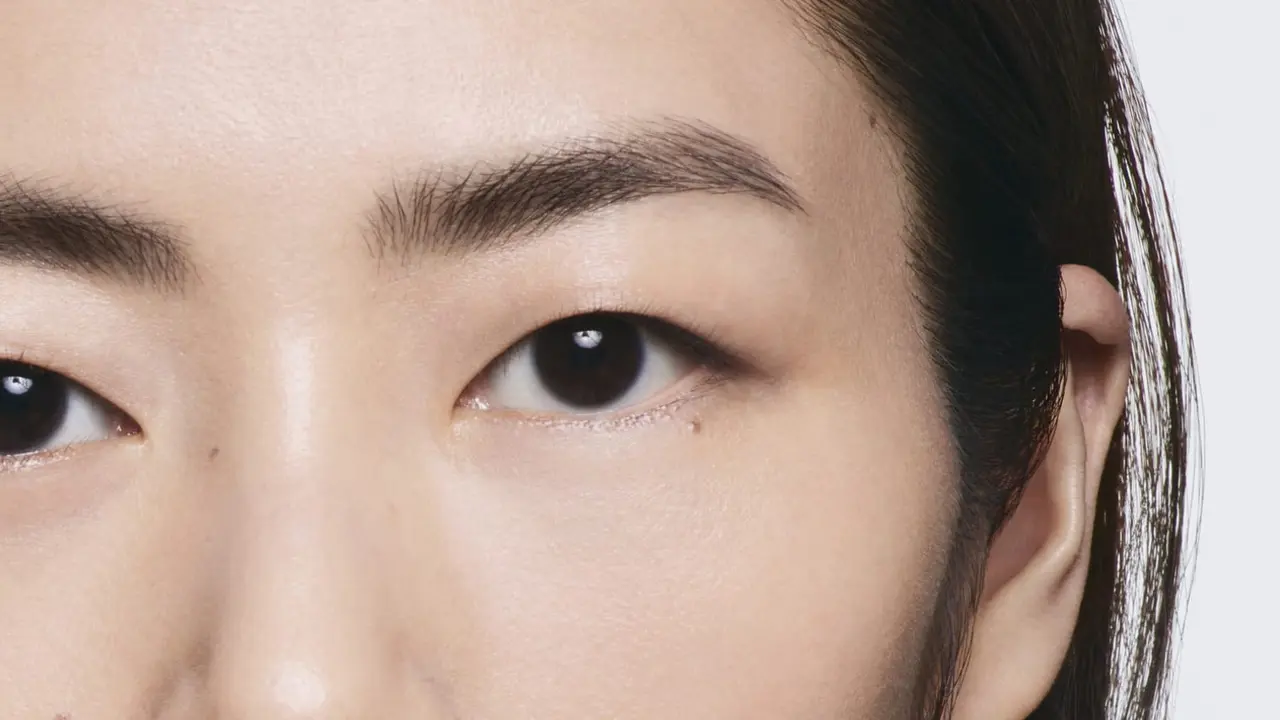 Cegah Kerutan Mata dengan Perawatan Ekstra dari N°1 DE CHANEL Revitalizing Eye Serum