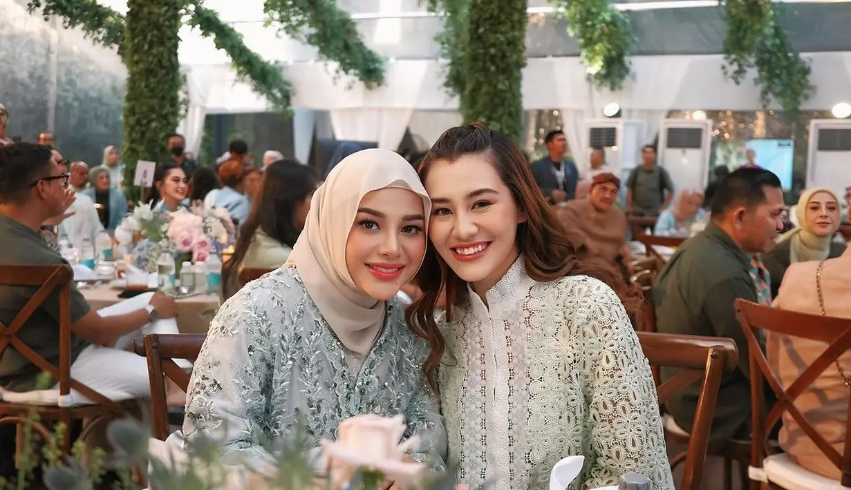 Kekompakan Aurel Hermansyah dan Aaliyah Massaid sebagai saudara ipar tak luput dari sorotan. [@aurelie.hermansyah/@aaliyah.massaid].
