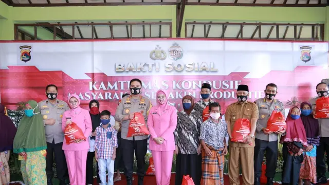 29 Tahun Pengabdian, membantu dan para petugas di masa pandemi Covid-19 (Foto: Polda NTB)