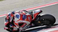 Casey Stoner saat beraksi dengan Ducati dalam tes di Misano. (Crash)