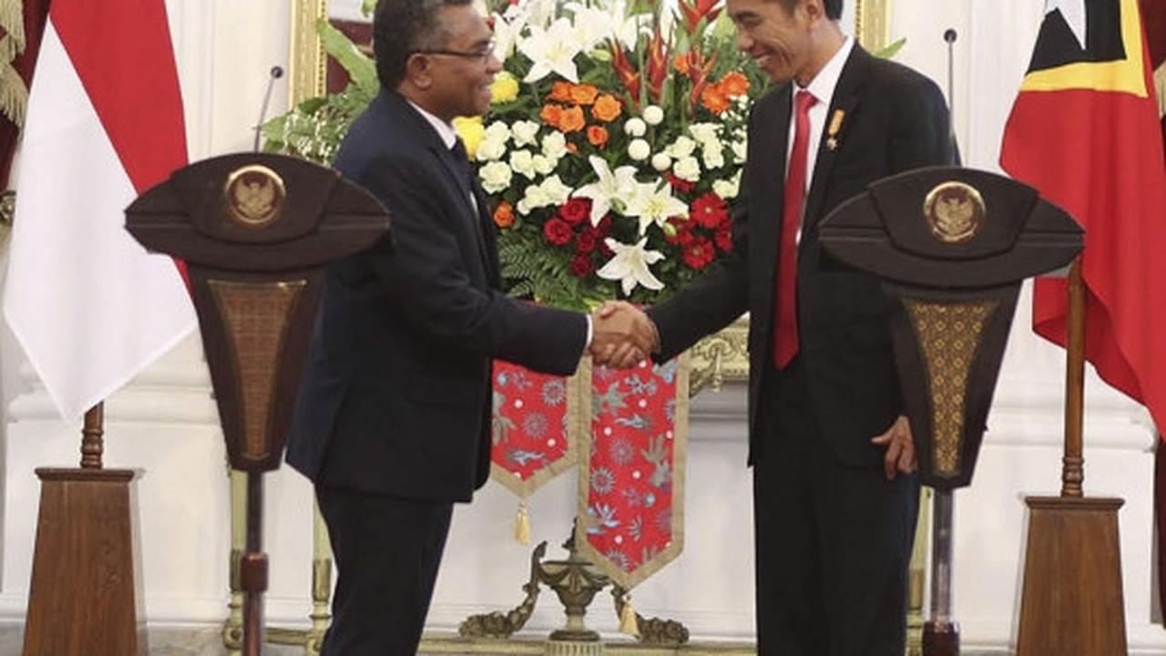 Akrabnya Jokowi dan PM Timor Leste ngobrol santai di teras Istana