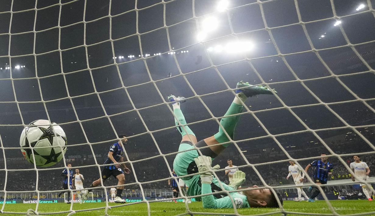 Mehdi Taremi sukses mencetak gol pertamanya untuk Inter Milan dan memberikan dua assist dalam kemenangan 4-0 atas Red Star Belgrade. (AP Photo/Luca Bruno)