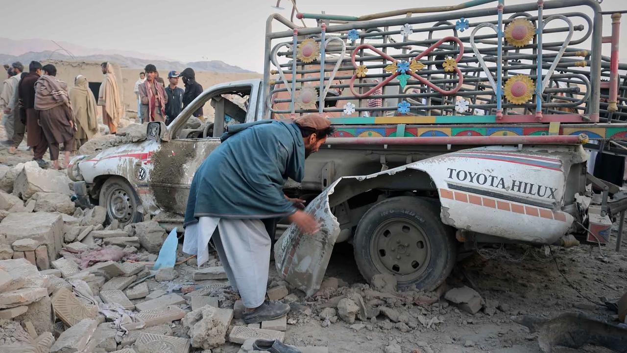 FOTO: Sedikitnya 17 Tewas dalam Serangan Lintas Batas Pakistan di Afghanistan