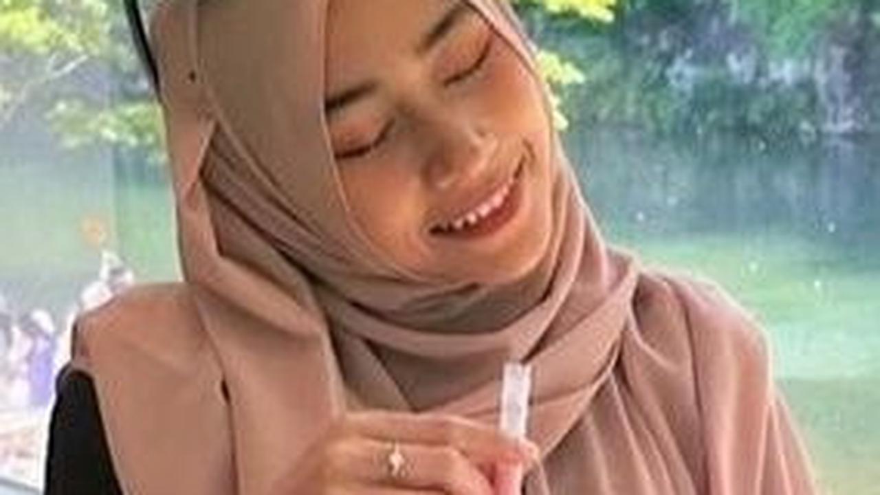 Selain fokus belajar, Titha Monika juga kerap berlibur dan merekomendasikan sebuah cafe di Nonsan sebagai tempat bersantai yang sempurna.<br><br>