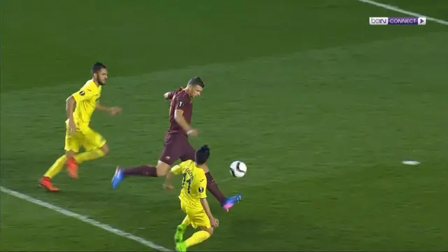 Berita video Edin Dzeko mencetak hattrick dalam waktu 21 menit saat AS Roma menang 4-0 atas Villarreal. This video presented by BallBall.