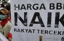 Polisi lepas 37 mahasiswa yang demo BBM