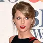 Taylor Swift di ajang BRIT Awards 2015. (foto: justjared)