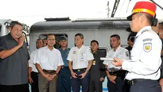 Kepadatan penumpang mulai terlihat di stasiun Senen Jakarrta Pusat sebanyak 18 rangkaian kereta beserta 6 kereta tambahan telah disiapkan untuk mengangkut penumpang tujuan lintas utara dan Selatan Jawa.