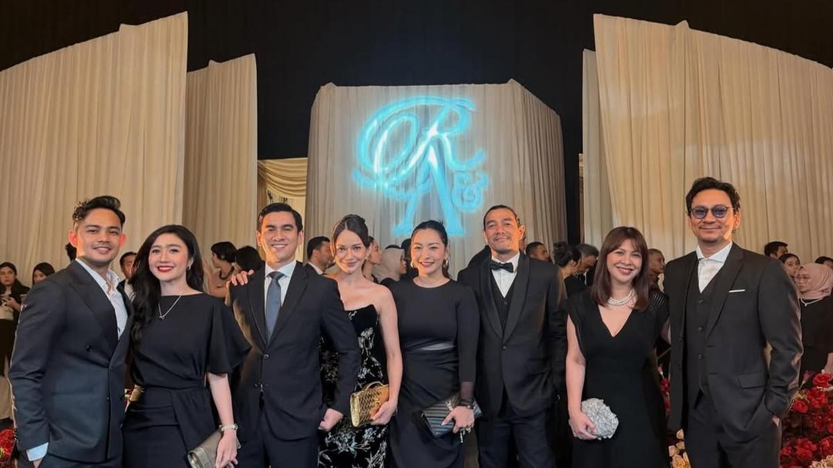 7 Gaya Couple Serba Hitam di Nikahan Ranggaz &amp; Angie, dari Alyssa Daguise-Al Ghazali hingga Salsha-Ohim