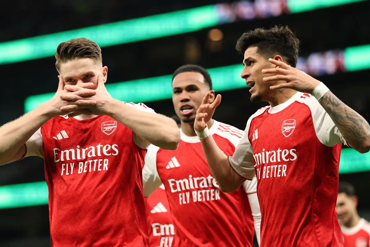 Foto: Hajar Tottenham Hotspur, Arsenal Jaga Jarak di Puncak Klasemen Liga Inggris 2025/2026