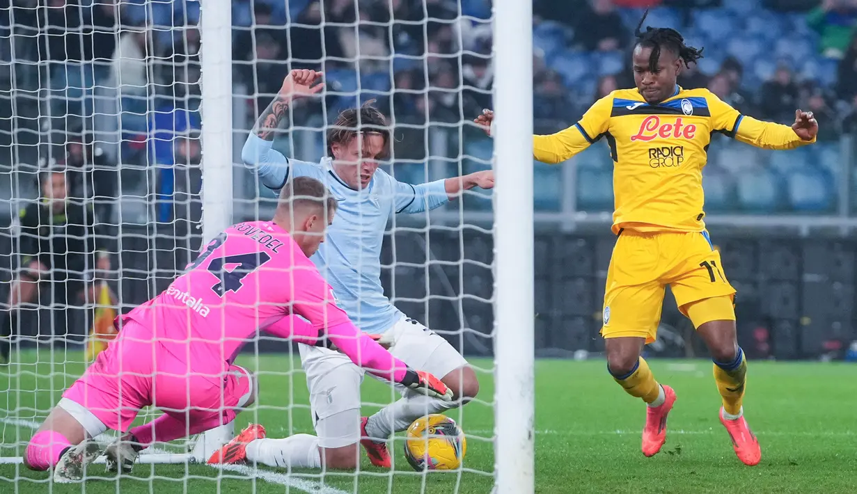 Tambahan satu poin ini membuat La Dea tetap bertengger di posisi satu dengan mengumpulkan 41 angka dari 18 pertandingan, unggul satu poin atas Inter Milan di peringkat kedua. (AP Photo/Alessandra Tarantino)
