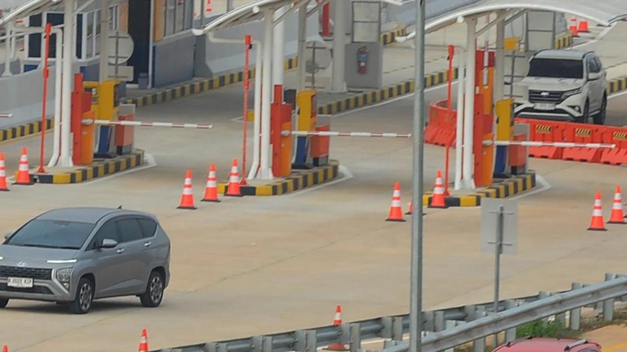 Sebagai informasi, Tol Serpong-Cinere juga terkoneksi dengan Jalan Tol Kunciran-Serpong, Jalan Tol Cengkareng-Batuceper-Kunciran dan Jalan Tol Cinere-Jagorawi.<br>