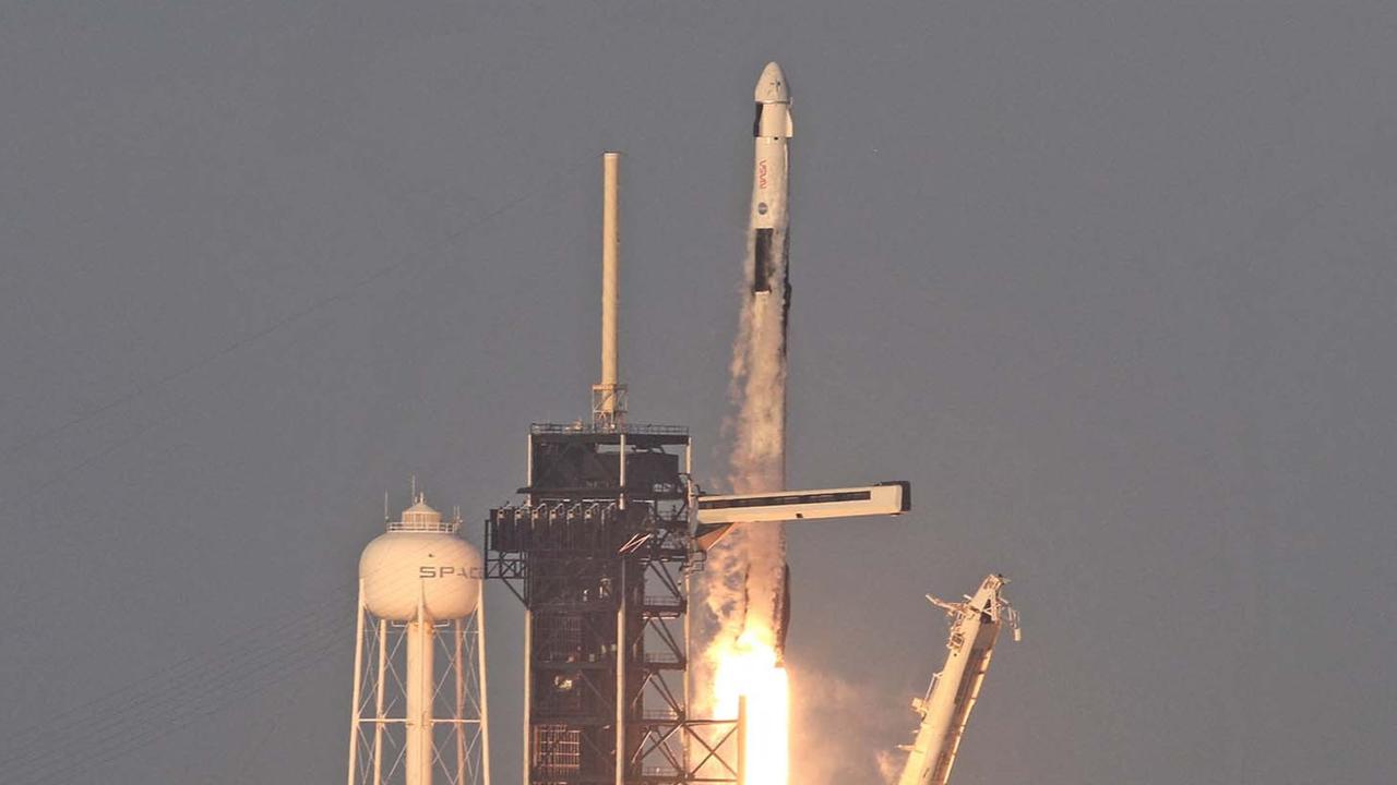 Spiral Misterius di Langit Eropa: Fenomena Alam dari Roket SpaceX