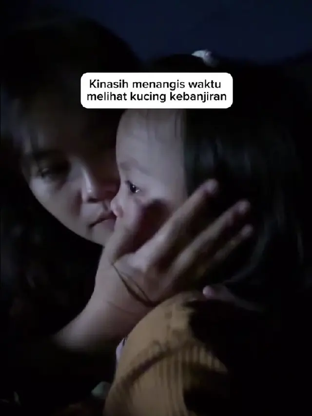 Momen Fiersa Besari Ajak Kinasih Pertama Kali Nonton Bioskop (credit: instagram/fiersabesari)