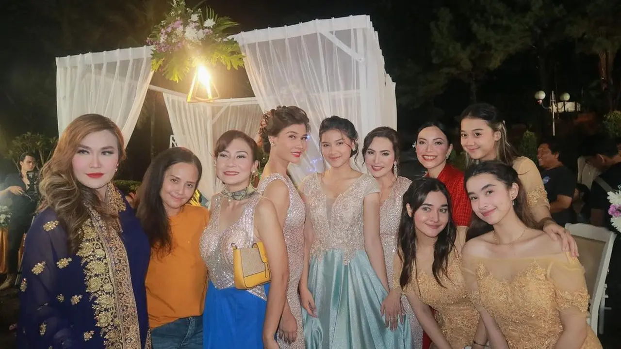 Sudah Tamat, Ini 7 Potret Kebersamaan Para Pemain Sinetron Roda Roda Gila