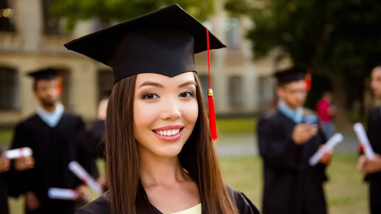 Tips Makeup Graduation agar Tahan Lama