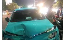 Taksi Listrik Tabrak Motor dan Mobil Depan PGC Cililitan, Sopir Diduga Epilepsi