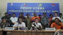 Menko Kemaritiman dan Menhub sambangi Posko Evakuasi AirAsia di Pangkalan Bun, Kalteng, Rabu (7/1/2015). (Liputan6.com/Herman Zakharia)