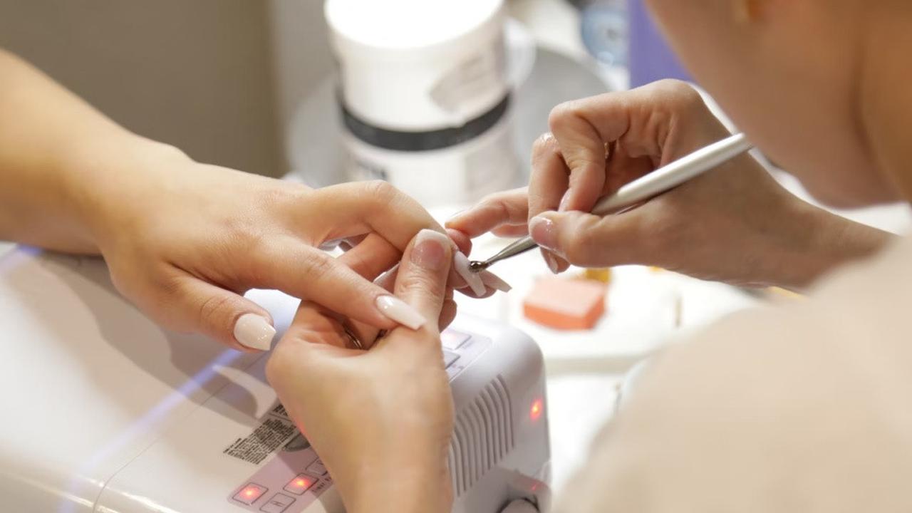 Perindah Kuku, Simak 5 Inspirasi Model Nail Art Terbaru yang Cantik dan Dinamis untuk 2025