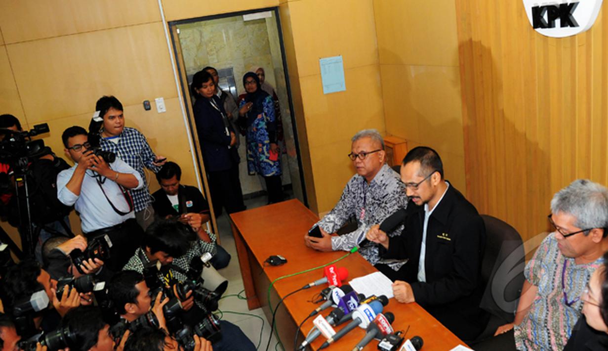 Suasana konferensi pers Abraham Samad usai ditetapkan sebagai tersangka oleh Bareskrim, Jakarta, Selasa (17/2/2015). (Liputan6.com/Faisal R Syam)