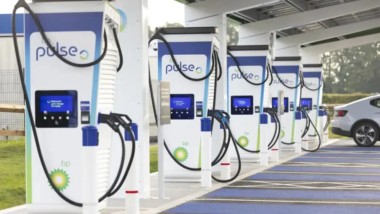 Stasiun Pengisian Daya Kendaraan Listrik BP Pulse