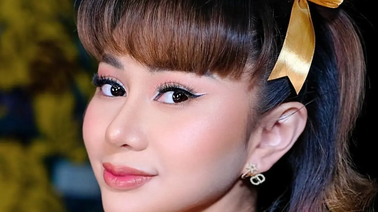 Potret Denise Chariesta (Sumber: Instagram/@Denisehariesta91)