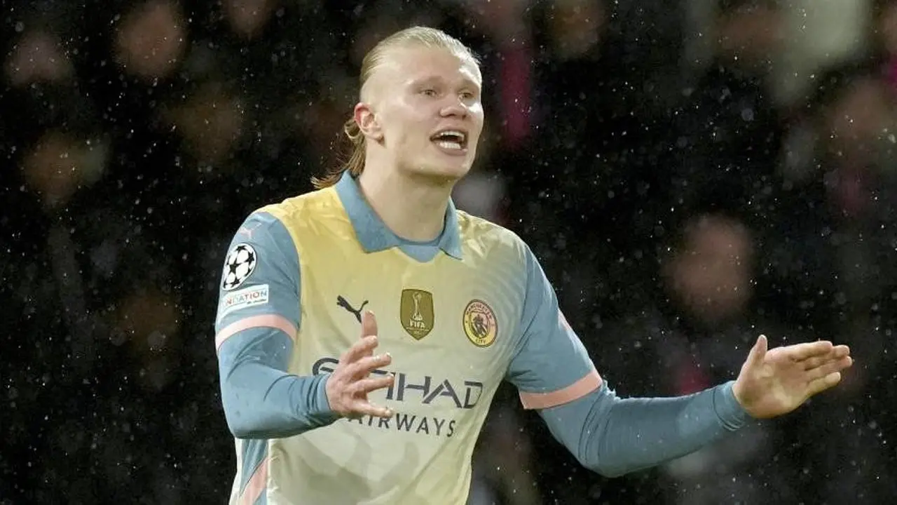 Erling Haaland dalam laga Liga Champions antara PSG vs Manchester City, Kamis (23/1/2025) dini hari WIB. (c) AP Photo/Thibault Camus