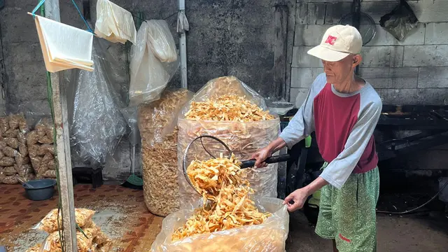 Aktivitas Produksi Keripik Cipuy Renyah