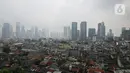 Jakarta menempati peringkat pertama kota-kota di dunia dengan kualitas udara terburuk. (Liputan6.com/Faizal Fanani)
