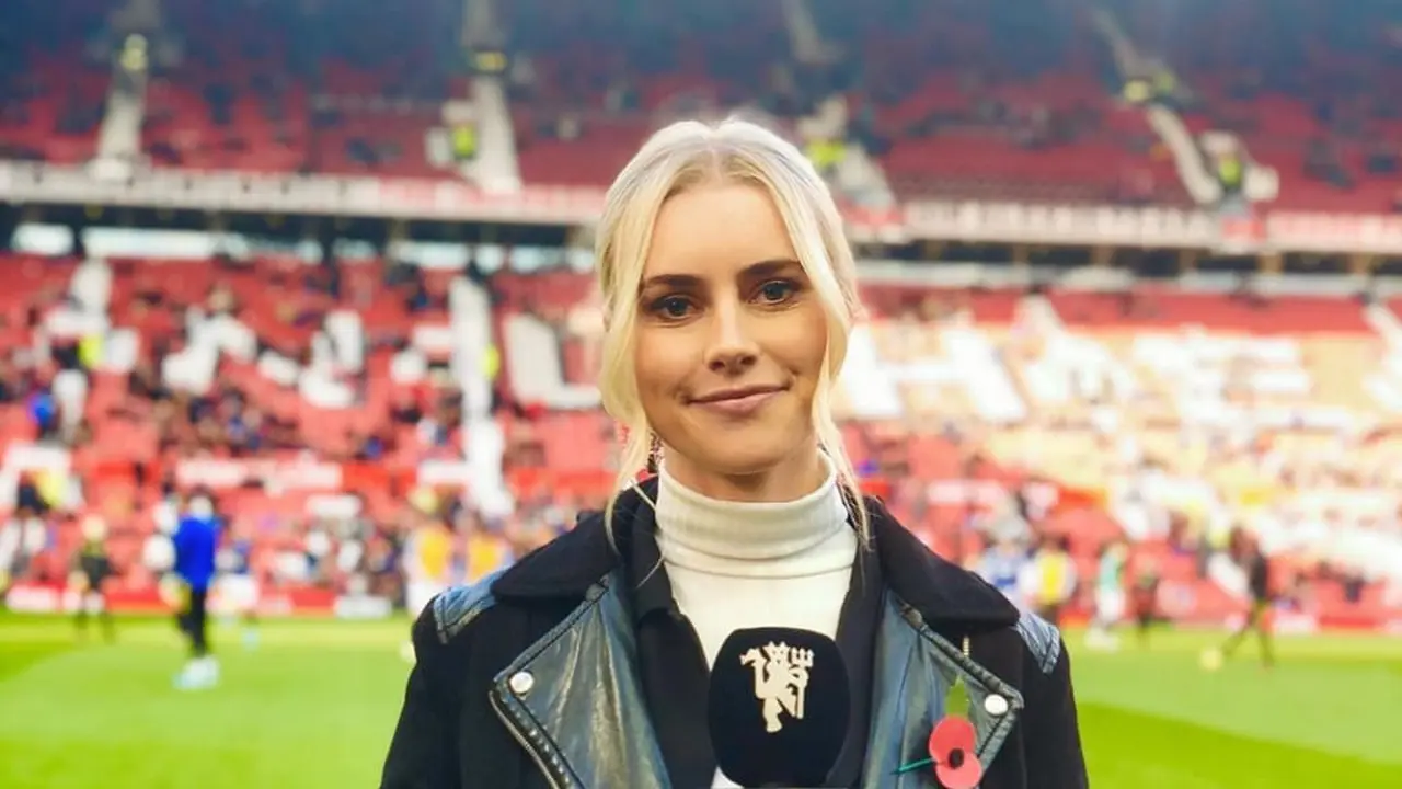Kirsty Shelts Perempuan Cantik yang Jadi Presenter Manchester United TV
