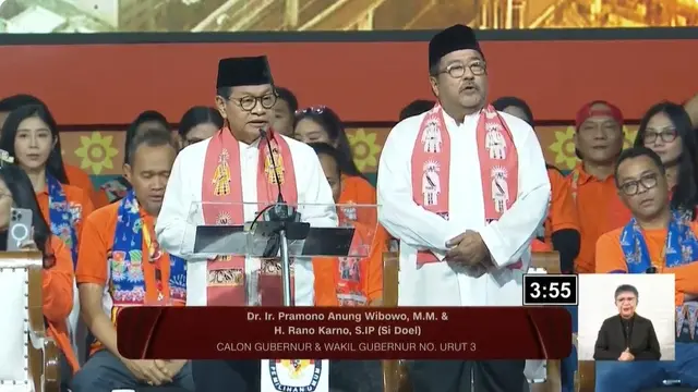 Pasangan calon gubernur dan calon wakil gubernur nomor 3 Pramono Anung-Rano Karno saat membacakan visi misi di debat kedua Pilgub Jakarta 2024.