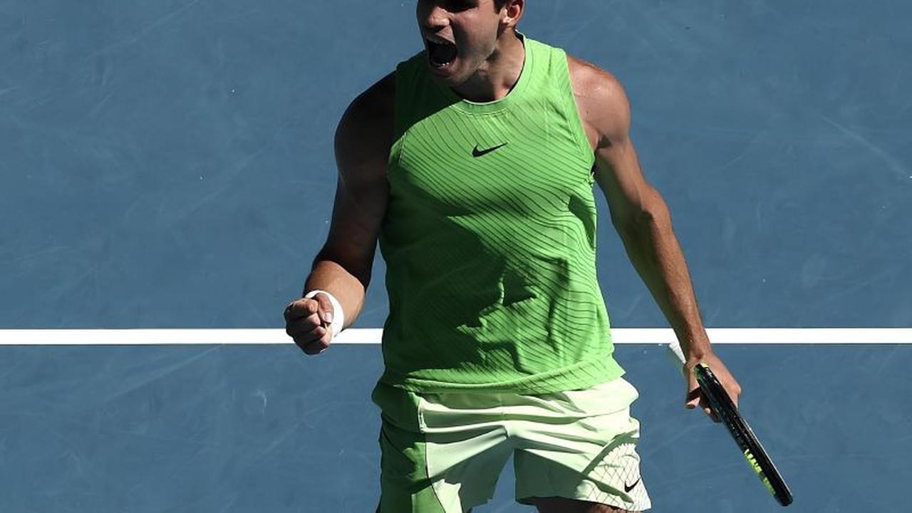 Drama 5 Jam Lebih! Carlos Alcaraz Melaju ke Final Australian Open Usai Kalahkan Zverev