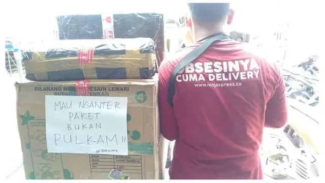 10 Potret Kurir saat Antar Barang Jelang Lebaran Ini Bikin Tepuk Jidat