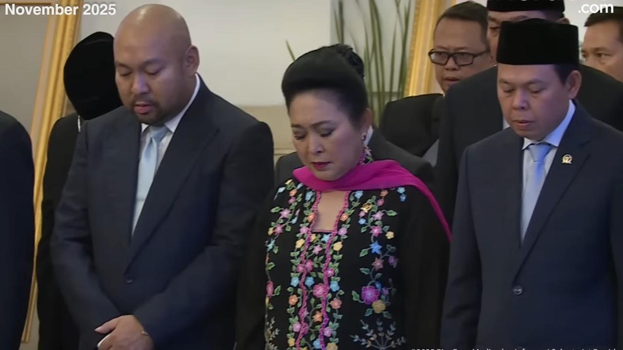 VIDEO: Sikap Didit Dekat Titiek saat Prabowo Sematkan Soeharto Sebagai Pahlawan Nasional