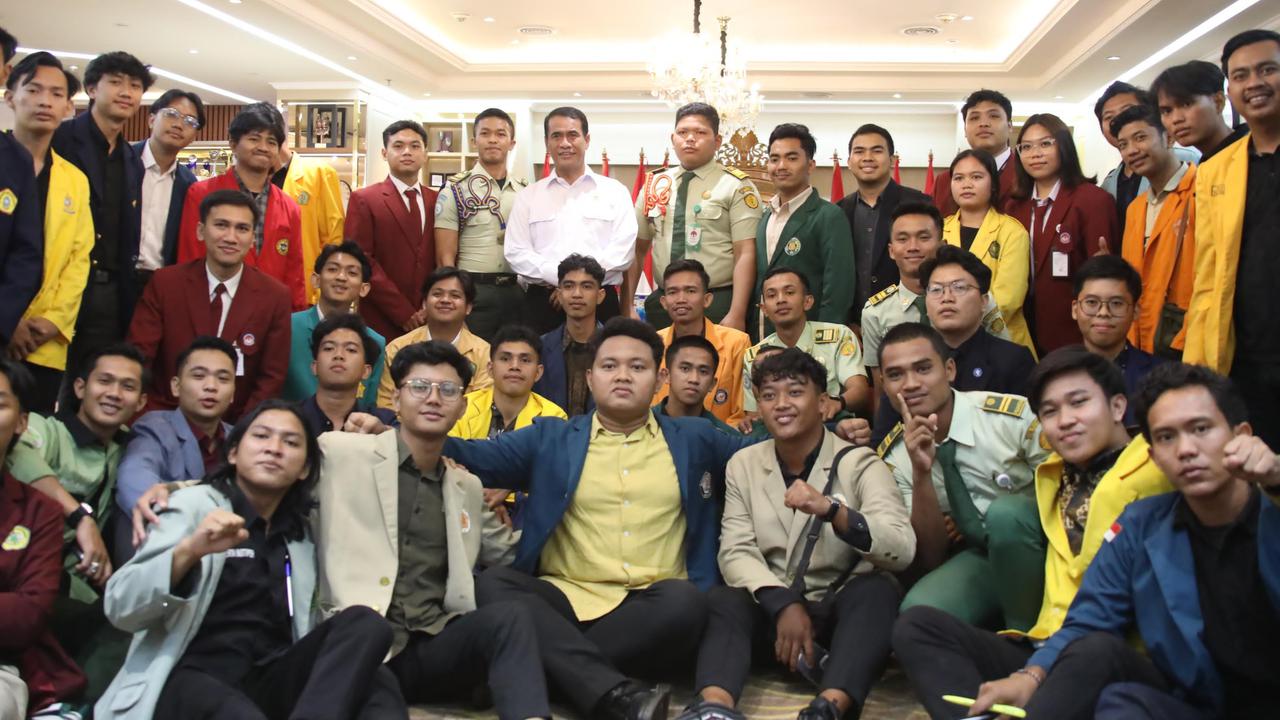 Diskusi Swasembada Pangan, Mentan Amran Panggil Puluhan Mahasiswa ke Kantornya