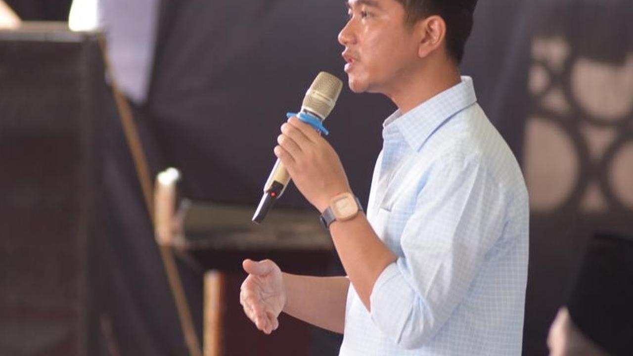 &nbsp;Dalam kesempatan itu, Gibran menyampaikan bahwa dirinya dan capres Prabowo Subianto punya program untuk menyejahterakan pondok pesantren dan santri.