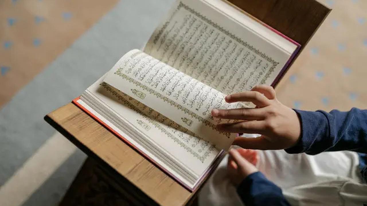 Huruf Ikhfa Haqiqi Apa Saja? Ketahui Hukum Bacaan yang Benar Menurut Ilmu Tajwid