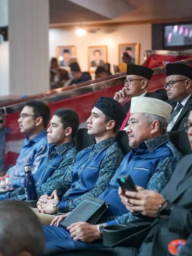 Verrel Bramasta dan Keluarga
