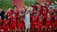 Bayern Munchen berhasil meraih trofi juara Piala Dunia Antarklub 2020 setelah mengalahkan Tigres dengan skor 1-0 pada laga final di Education City Stadium, Jumat (12/2/2021) dini hari WIB. (AFP/Karim Jafar)